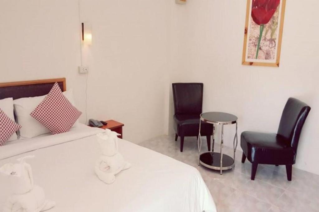 Hotel De Ratt Phuket Patong Esterno foto