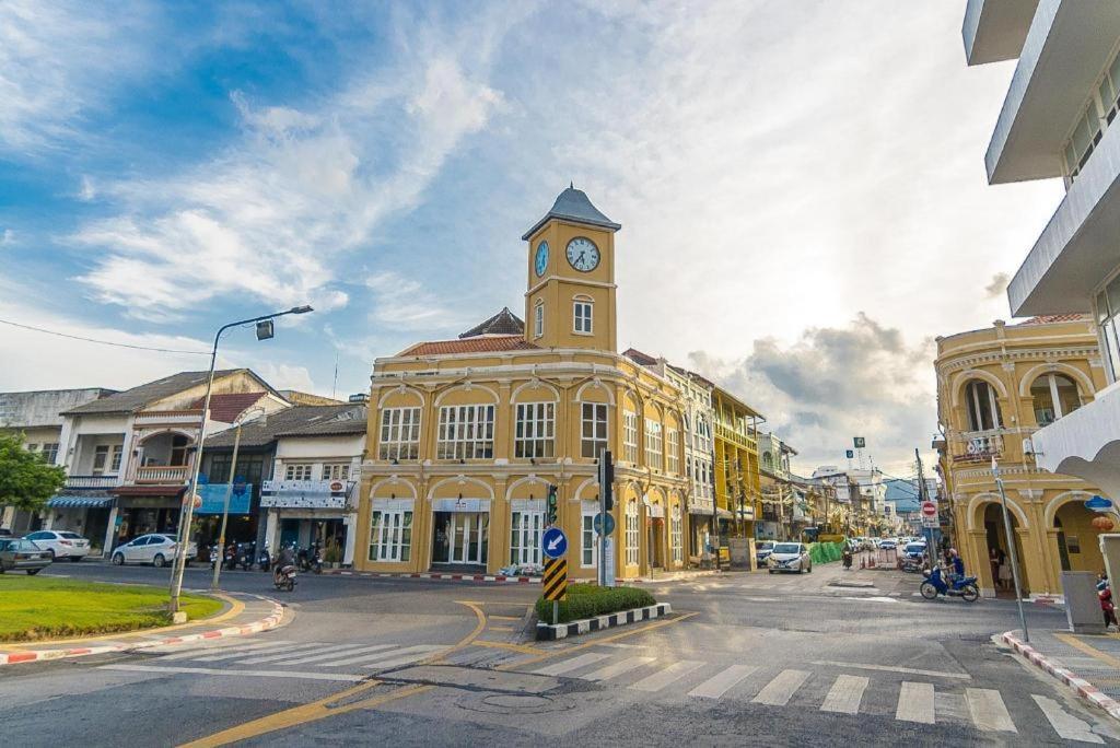 Hotel De Ratt Phuket Patong Esterno foto