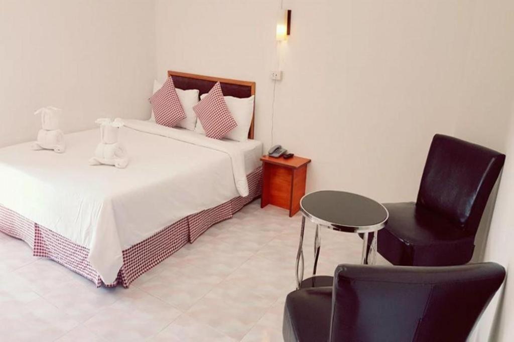 Hotel De Ratt Phuket Patong Esterno foto