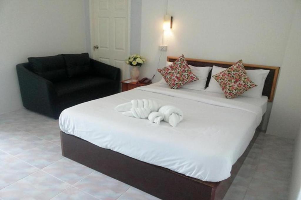 Hotel De Ratt Phuket Patong Esterno foto