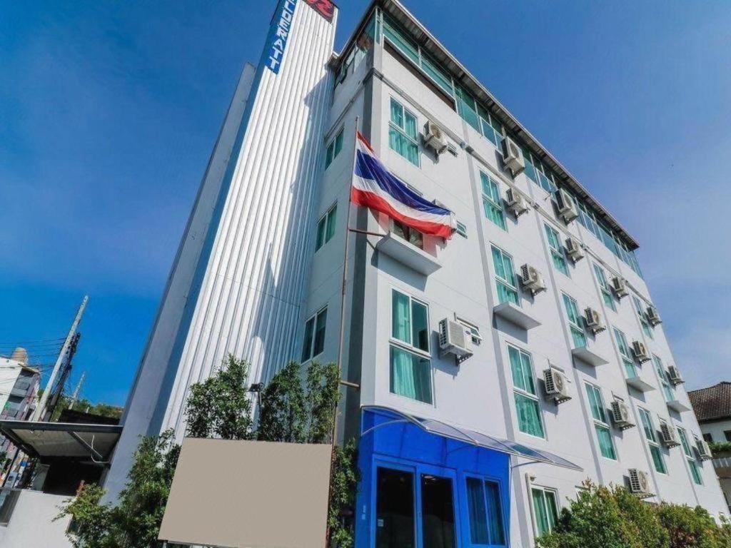 Hotel De Ratt Phuket Patong Esterno foto