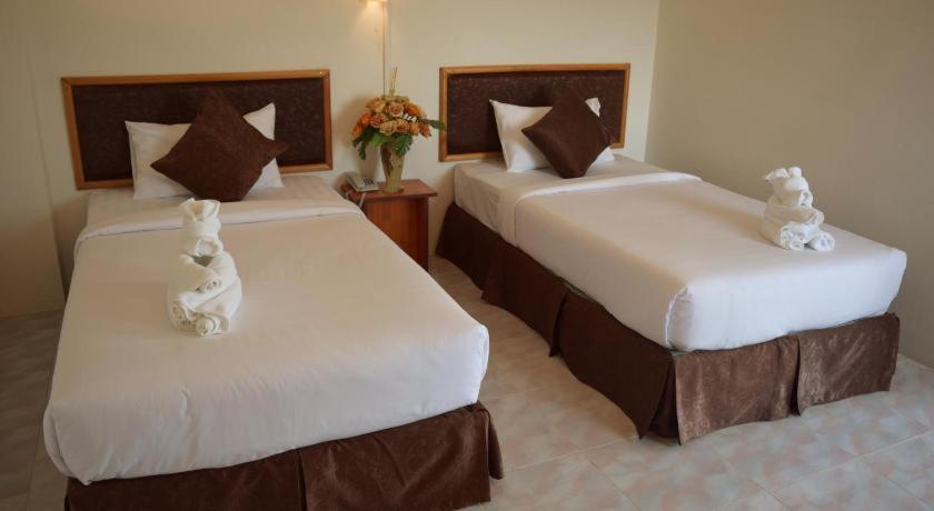 Hotel De Ratt Phuket Patong Esterno foto