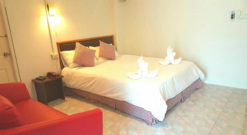 Hotel De Ratt Phuket Patong Esterno foto