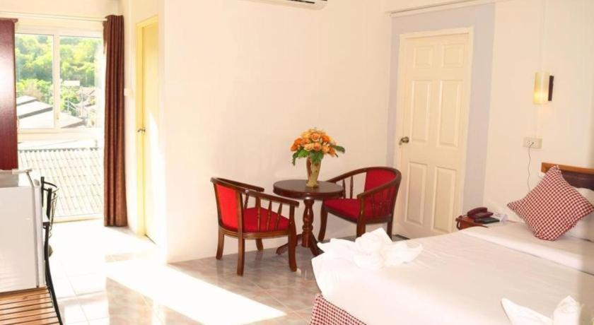 Hotel De Ratt Phuket Patong Esterno foto