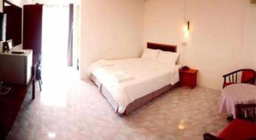 Hotel De Ratt Phuket Patong Esterno foto