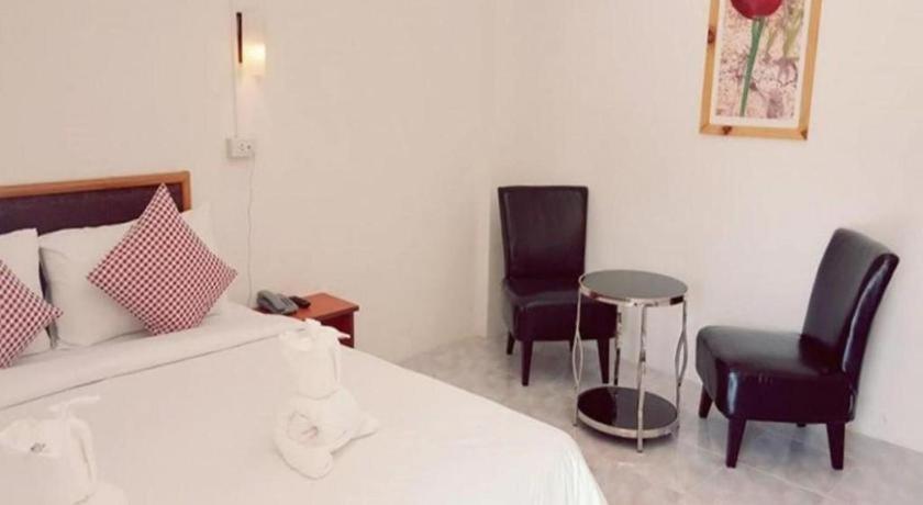 Hotel De Ratt Phuket Patong Esterno foto