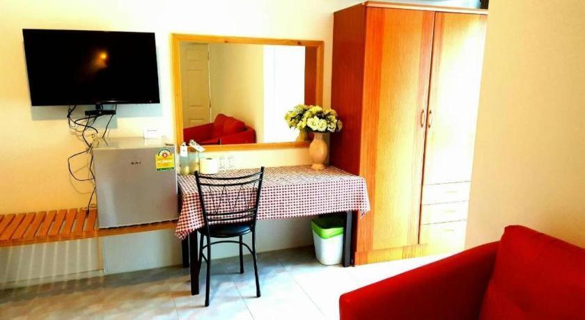 Hotel De Ratt Phuket Patong Esterno foto